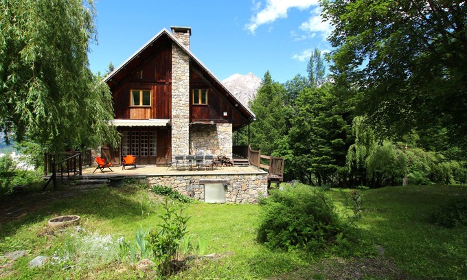 Puy-Saint-Vincent Ski Chalet | 4 * classified chalet, quiet and close to the ski lifts and the slopes