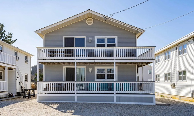 Ship Bottom Apartment | 4 Houses to the beach - Updated Duplex -