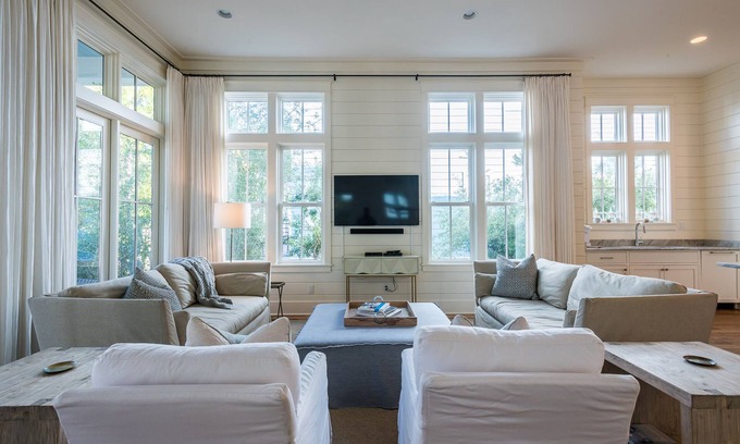 Watercolor House | 4 KINGS/2 MASTERS/BUNK ROOM/OUTDOOR FIREPLACE/BIKES/CAMP WATERCOLOR