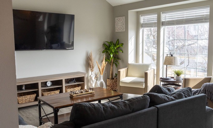Nevada - Lidgerwood House | 4 level remodeled, great location! New Deck, New Floors, new Everything, AC