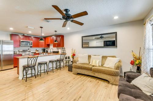 Trailer Estates House | 4 Mi to Bradenton Riverwalk Cozy Home with Grill!