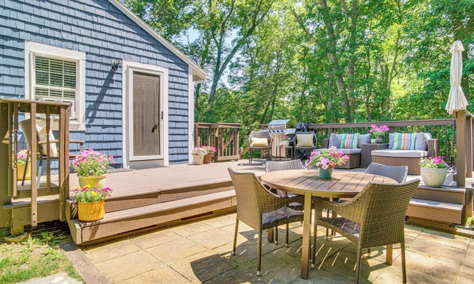 East Falmouth Cottage | 4 Mi to Bristol Beach: Cottage w/Pond & Deck