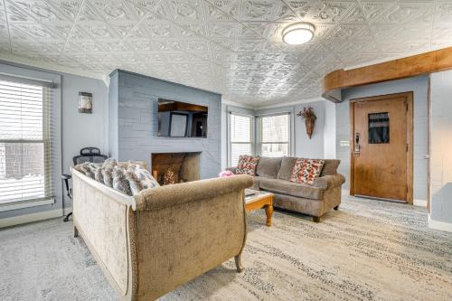 Kalamazoo Apartment | 4 Mi to Dtwn Kalamazoo Central Apt