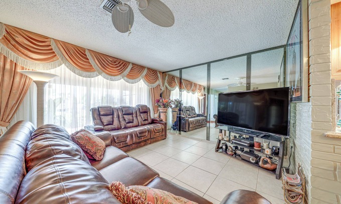 Miramar House | 4 Mi to Hard Rock Stadium: Miramar Home w/BBQ!