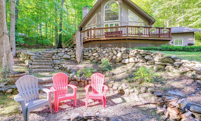 Bellaire Cottage | 4 Mi to Lake Bellaire: Home w/Deck & Pool Access!