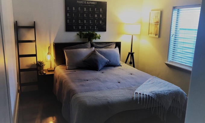 Midvale House | 4 Miles from cottonwood canyon - beautiful 2 bed (sleeps 6)