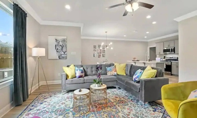 Highlands - Perkins House | 4 miles from LSU - Luxurious, Comfortable 3b/2.5bann