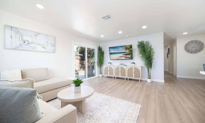 North Clairemont House | 4 Miles to Beach Central and Newly Renovated