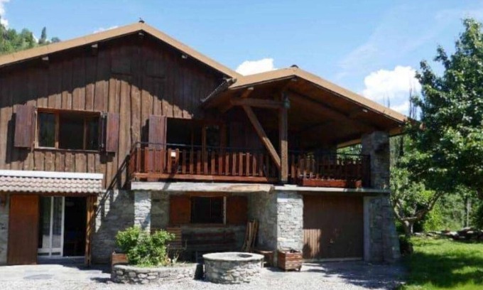 La Plagne-Tarentaise Apartment | 4-person apartment in beautiful mountain chalet