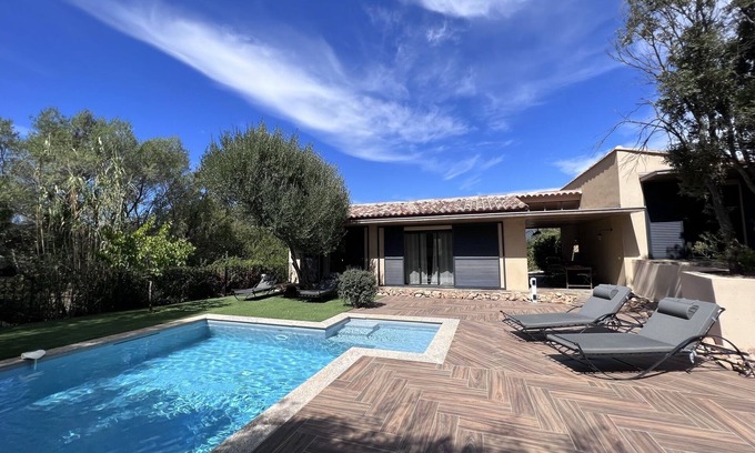 Pianotolli-Caldarello Villa | 4-person villa with private pool, close to the sea