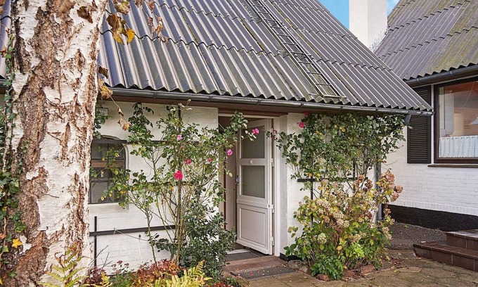 Vang Apartment | 4 person holiday home in Hasle