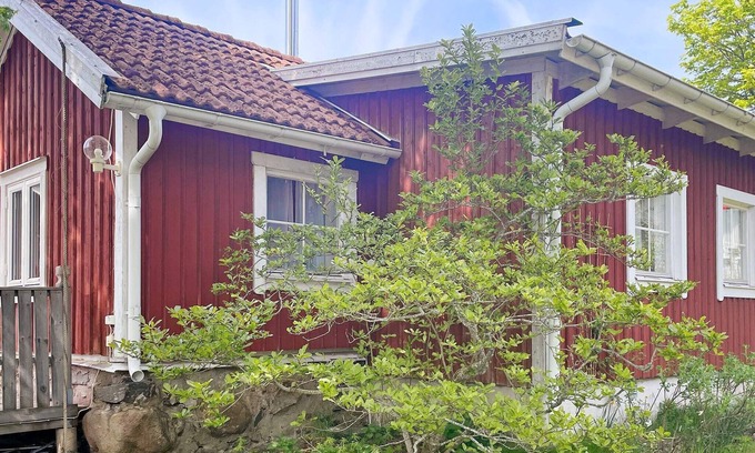 Orust O House | 4 person holiday home in HENÅN