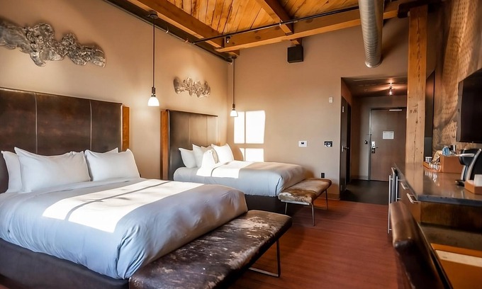 Fifth Ward Hotel | 4 Premium Loft Two Queen Beds at The Iron Horse Hotel, Pets Are Welcome!
