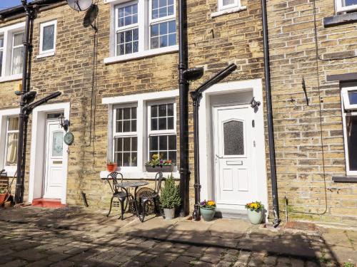 Halifax House | 4 Pulmans Place