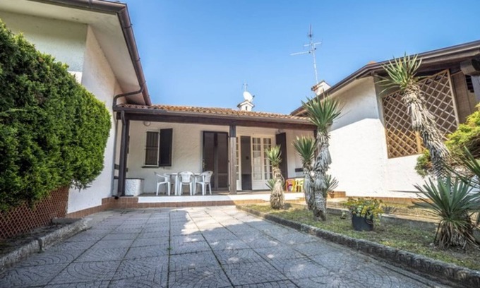 Lido delle Nazioni Villa | 4-rooms-detached house immersed in the green, 350 m from the beach, 8 beds