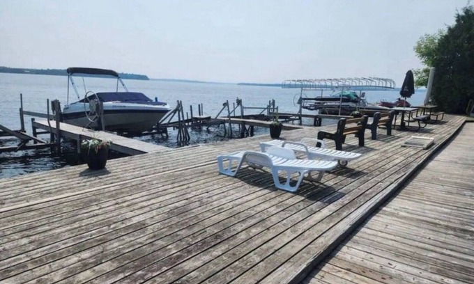 Victoria Road Cottage | 4 season cottage by Balsam Lake - 3 bedroom 2 Bathroom