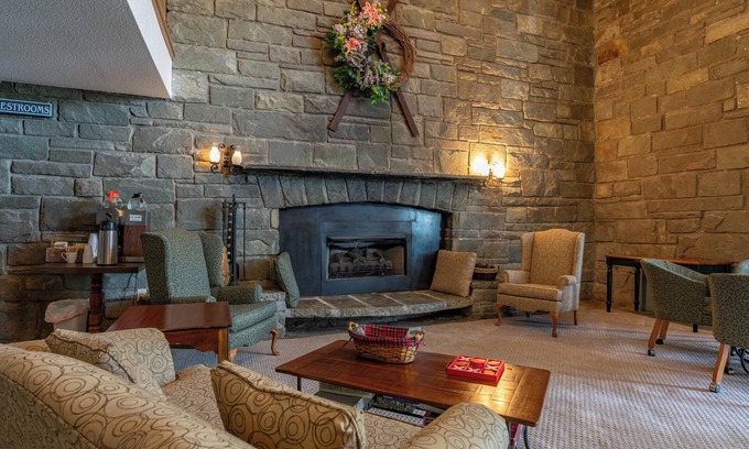 Beech Mountain Apartment | 4 Seasons at Beech Mountain