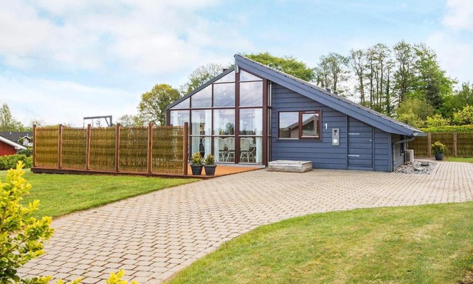 Grønninghoved Strand House | 4 star holiday home in Sj lund