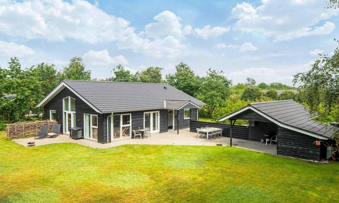 Skaven Strand House | 4 star holiday home in Tarm