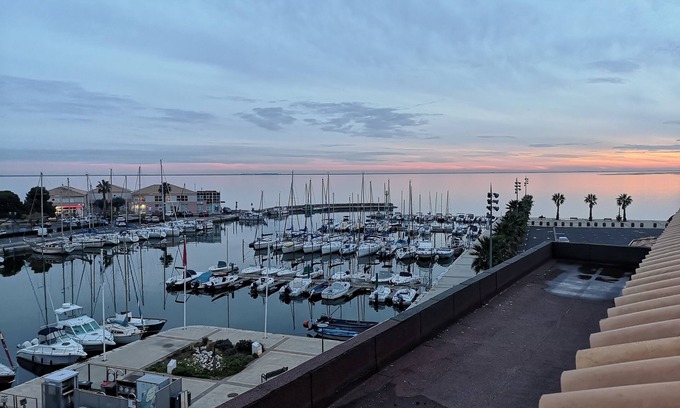 Meze Apartment | 4-star roof-top nugget with a splendid view