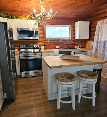 Sevierville House | 40 minutes to Gatlinburg, mountain hideaway