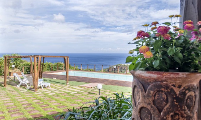 Castelsardo Villa | 400 m² Villa ∙ 5 bedrooms ∙ 16 guests