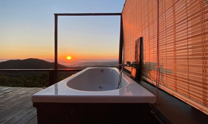 Mae Chan Hotel | 4000 Dao-A Hilltop Hideaway Experience