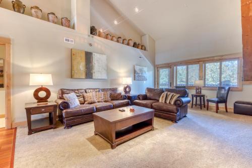 Government Camp Apartment | #401 Grand Lodge South Penthouse