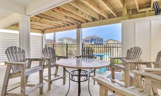 Sea Retreat House | 4071 Masterpiece * 3 Min Walk to Beach * Elevator