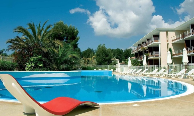 La Ciotat Apartment | 40m² T2 apartment with terrace, swimming pool, air conditioning and secure private parking