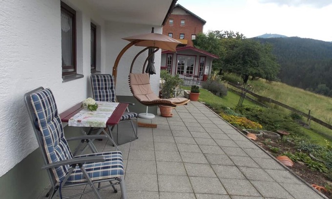 Lohberg Apartment | 40qm-große FeWo mit Terrasse und kostenfreiem WLAN