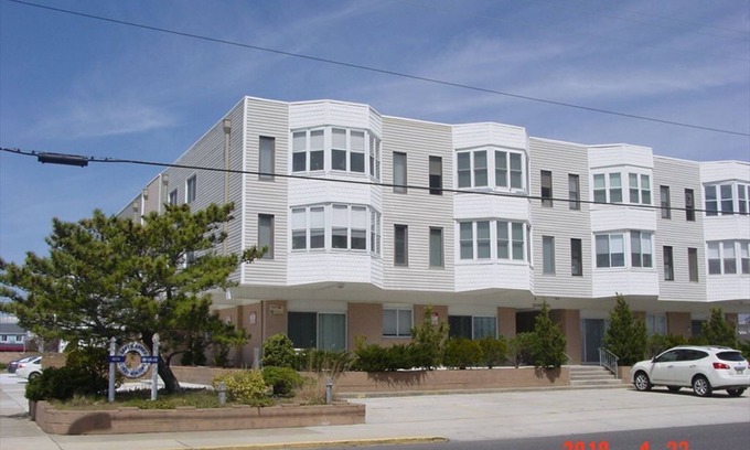Sea Isle City House | 4114 Central Avenue Unit 213