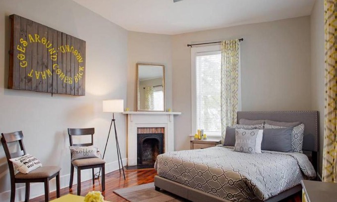 Dixon Park Apartment | 414B Waldburg st · 2 Bedroom Oasis near Forsyth Park