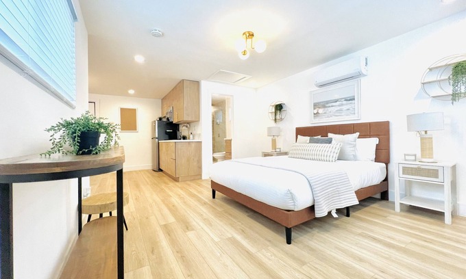 Corridor Apartment | 4173-Quaint Studio