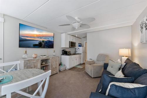 North Wildwood Apartment | 422 E 4Th Ave, Unit 206