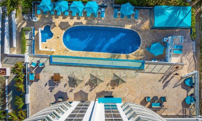 Sunny Isles Beach Condo | 42b Beachfront Marenas one bedroom apartment
