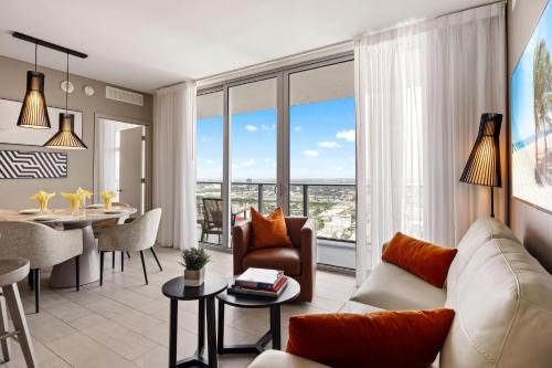 Hollywood South Central Beach House | 42nd Floor Penthouse 3 BDR in Hyde Beach House