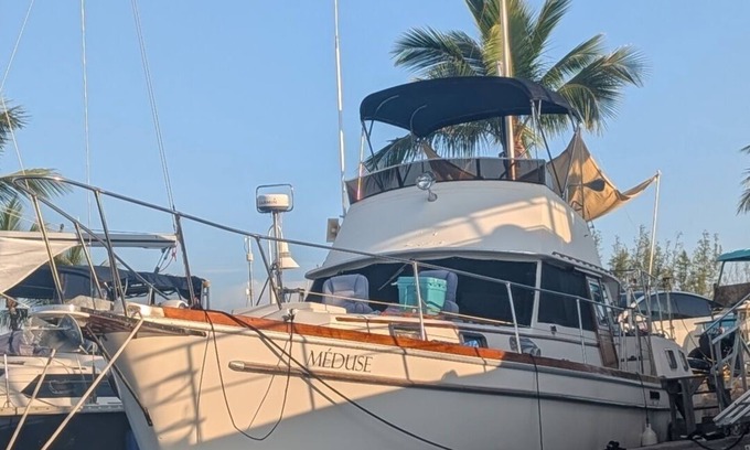 Key West Boat Rental | 43' Classic Trawler 5 Star Resort Pools, Views, Dining Free Shuttle to Downtown