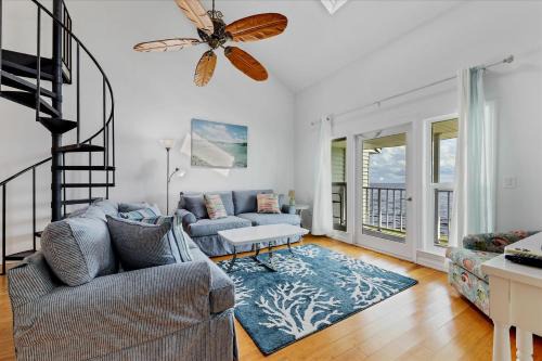 Port Charlotte House | 4410 Warren 317