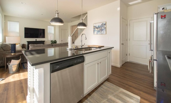 Raisin House | 45 Miles to the gates of Yosemite 3 bedroom home located @ Riverstone Community.