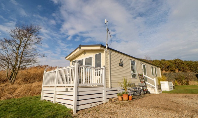 Morpeth Cottage | 46 WILLOWBURN, pet friendly, country holiday cottage in Felton