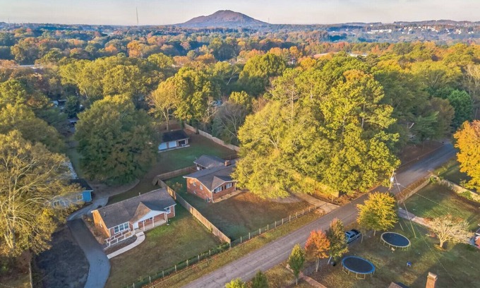 Marietta House | 472) Massive 5 bedroom!
