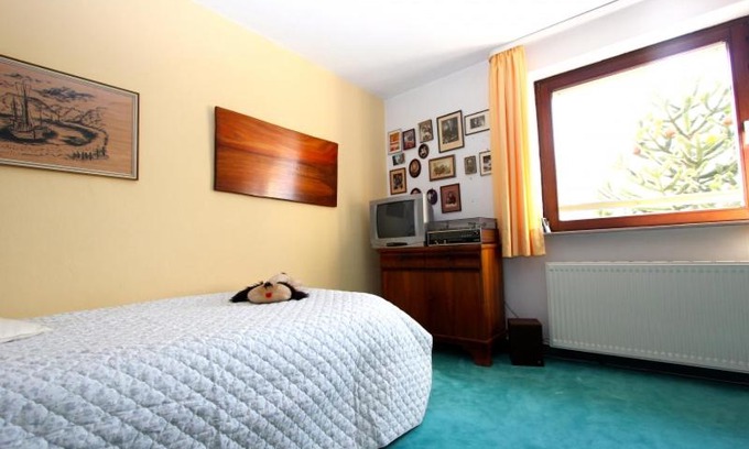 List House | 4865 Private Rooms