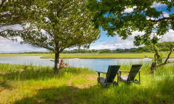 East Sandwich House | 497 A Route 6A East Sandwich- Cape Cod - - The Hideaway