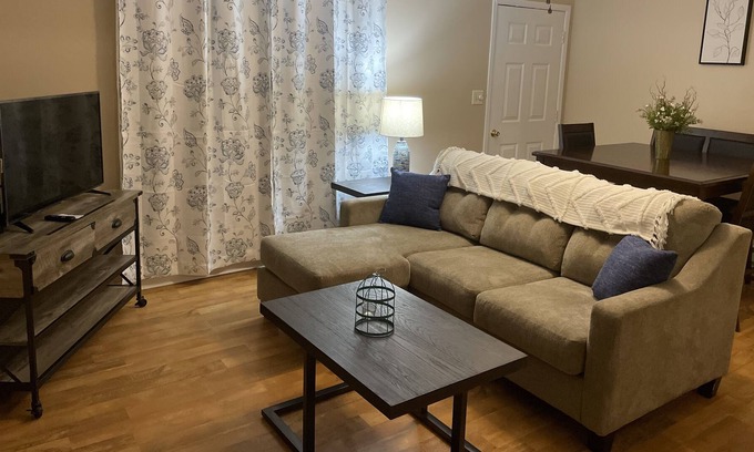 Summerlee House | 498 C Terry Ave