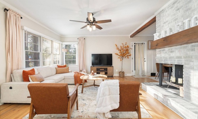 Downtown House | 4BD Cozy Urban Escape 5 Mins to DWTN & WakeMed. Movie Room and Arcade Game!