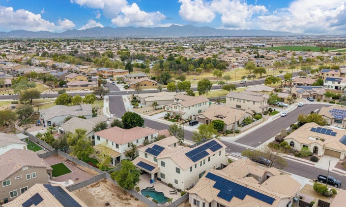 Canyon Trails South House | 4bd, King & Queen Beds, Private Pool, Full Kitchen, Infrared Sauna