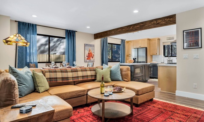 Mountainaire House | 4BD Modern Home in the Pines - Games - Close to Downtown & Hiking