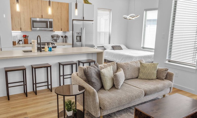 OST - South Union House | 4BD Urban Retreat Prime Location Gym Parking