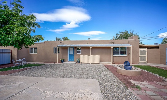 Albuquerque House | 4bd,2ba Remodeled North Valley Home w/large yard